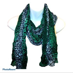 Leopard print scarf, crinkled texture, soft silk